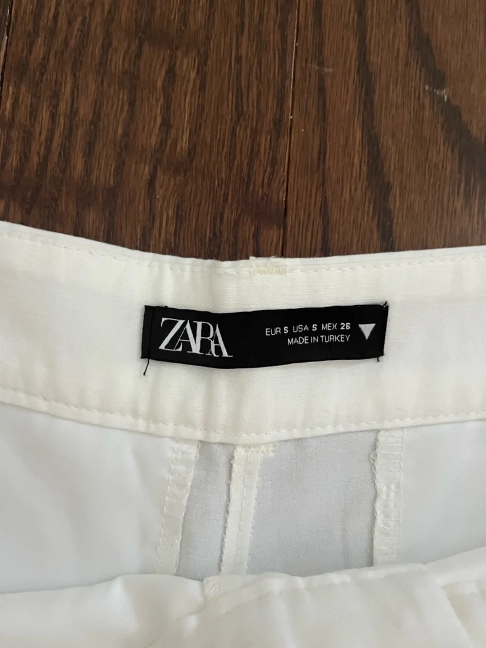 Zara Pleated High-Waist Wide-Leg Trousers - Picture 3 of 4